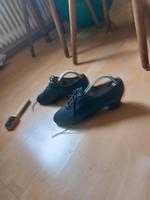 Tanzschule, gr 40 mit Ledersohle, Drahtbürste,  Schuhspanner. Berlin - Spandau Vorschau