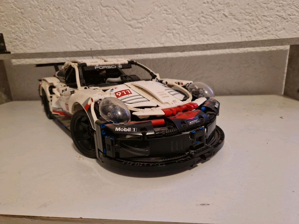 Lego Technic Porsche 911 RSR in Neckarsulm