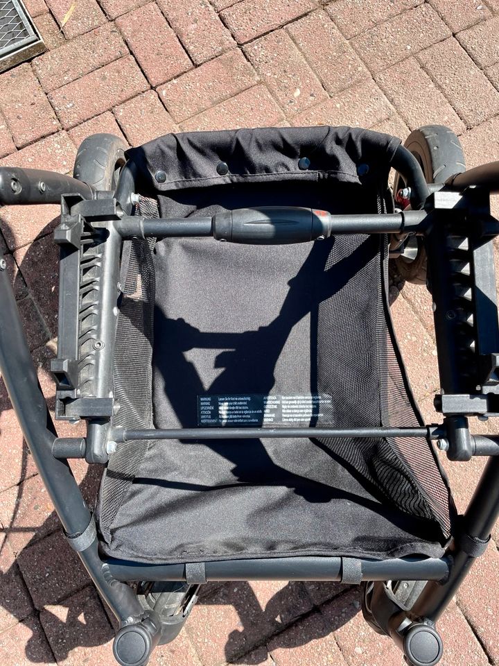 Kinderwagen f4 Gesslein Buggy viel Zubehör Lammfell unisex Sterne in Reinfeld