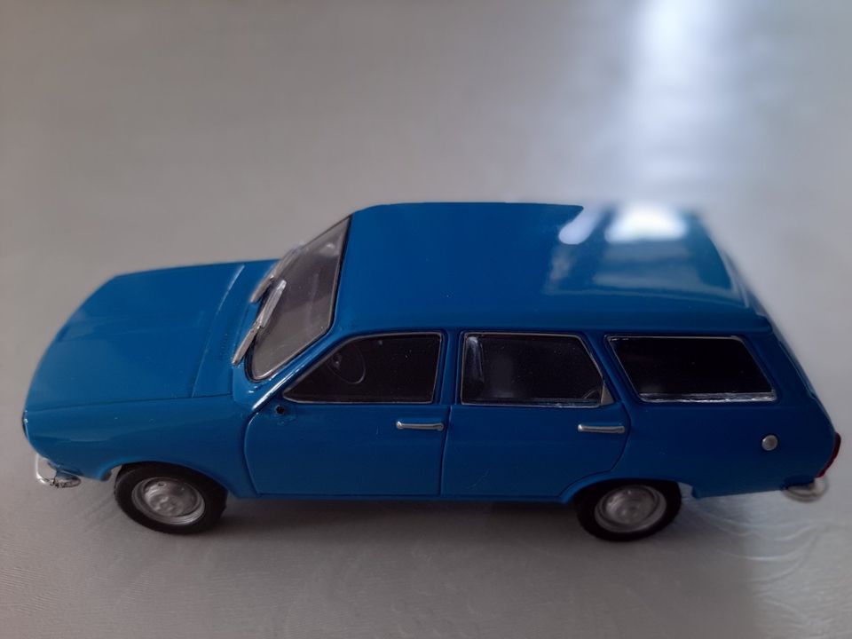 De Agostini Dacia 1300 Break Modellauto/blau/1:43 in Menden