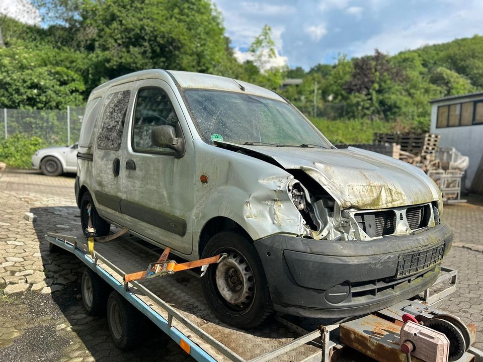 Renault Kangoo Silber Diesel Schlachtfest in Arnsberg