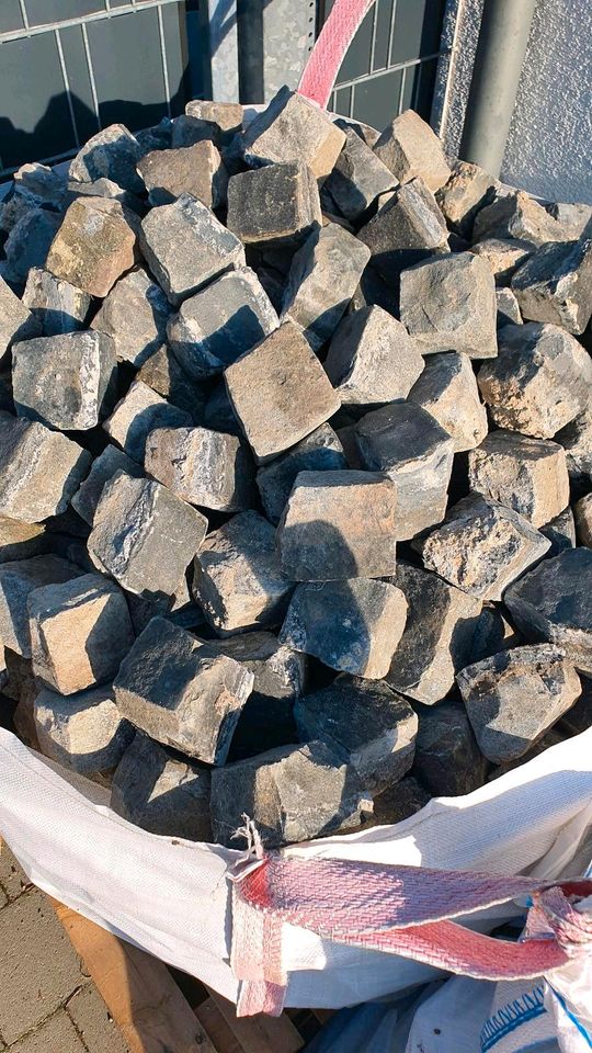 20qm Basaltpflaster Basaltsteine anthrazit 7x7 - 11x11 in Erkelenz