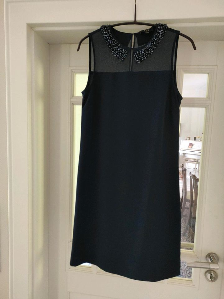 Kleid Größe 36  dunkelblau mit Perlenkragen 1.2.3.Paris in Lohne (Oldenburg)