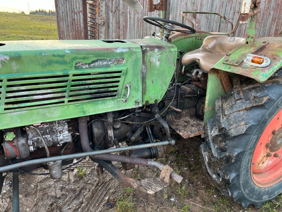 Fendt Farmer 2 de Traktor Schlepper in Neckargerach