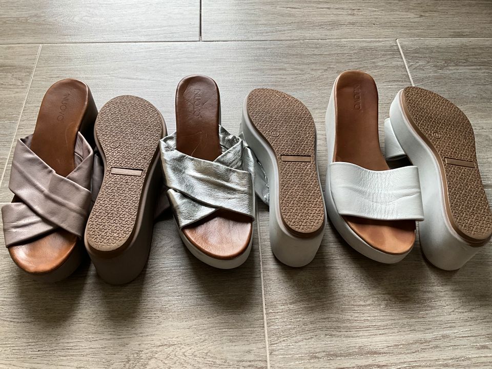 Inuovo Sandalen taupe, silber, weiss Gr.40 pro Paar 20,— in Würselen