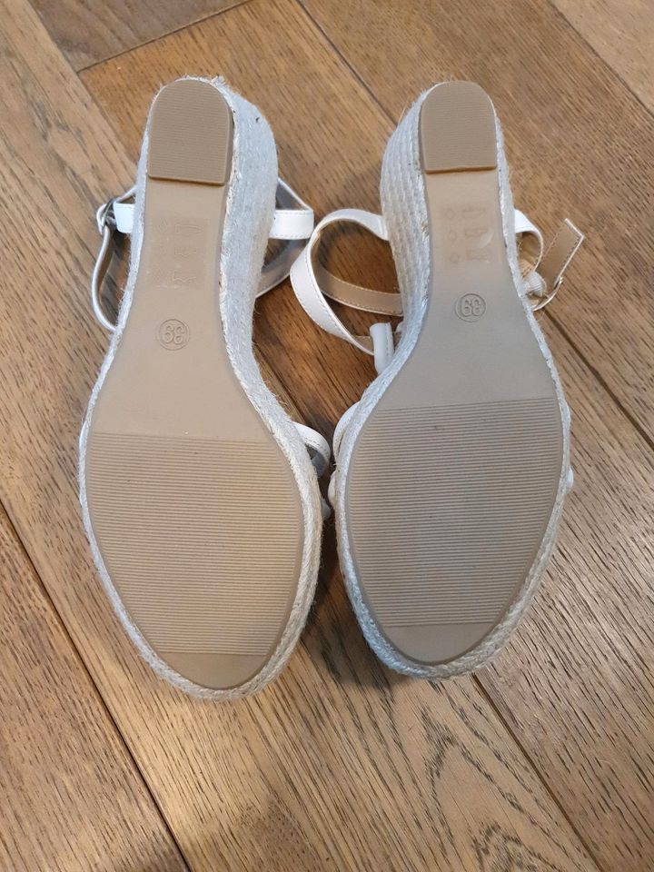 Damen Sommerschuhe 39 About you in Bochum - Bochum-Süd | eBay Kleinanzeigen  ist jetzt Kleinanzeigen