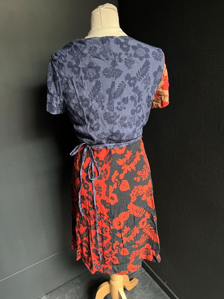 Bunt damen Kleid von DESIGUAL grosse 42 in Bocholt