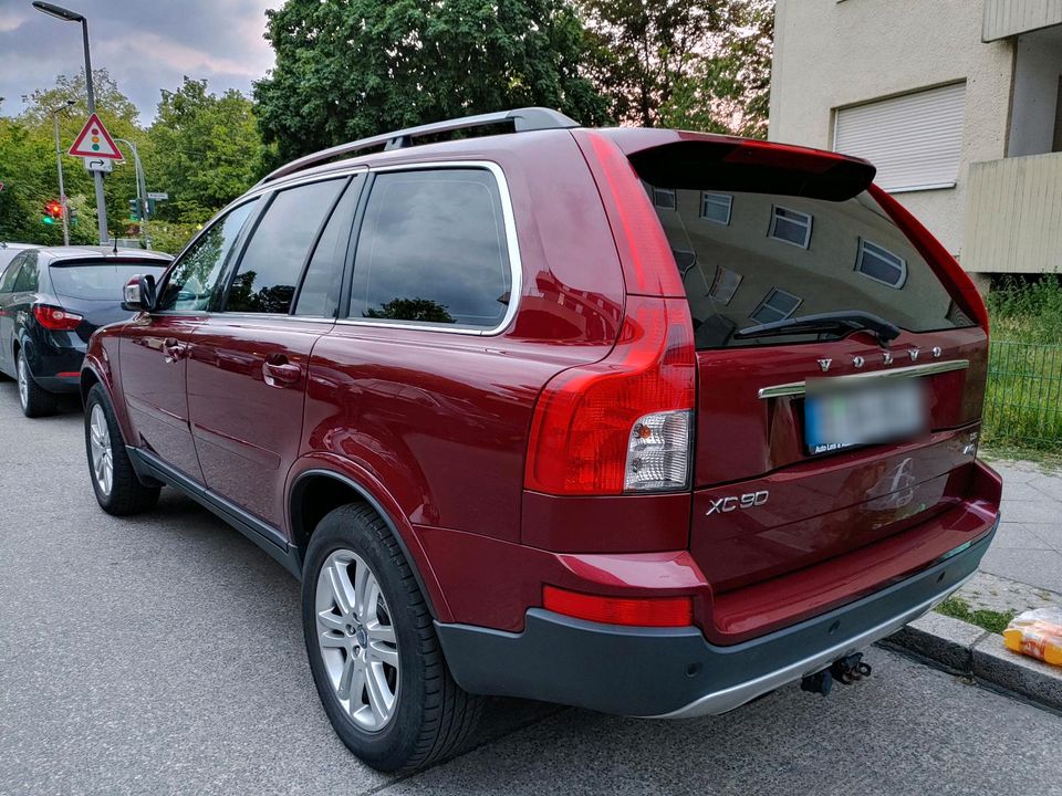 Volvo XC 90 Facelift Automatik in Berlin