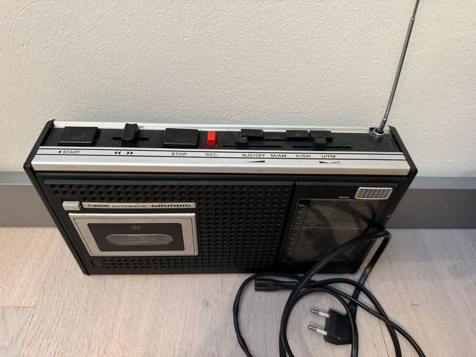 Grundig C2500 Kofferradio Kassette Radio in Zschorlau