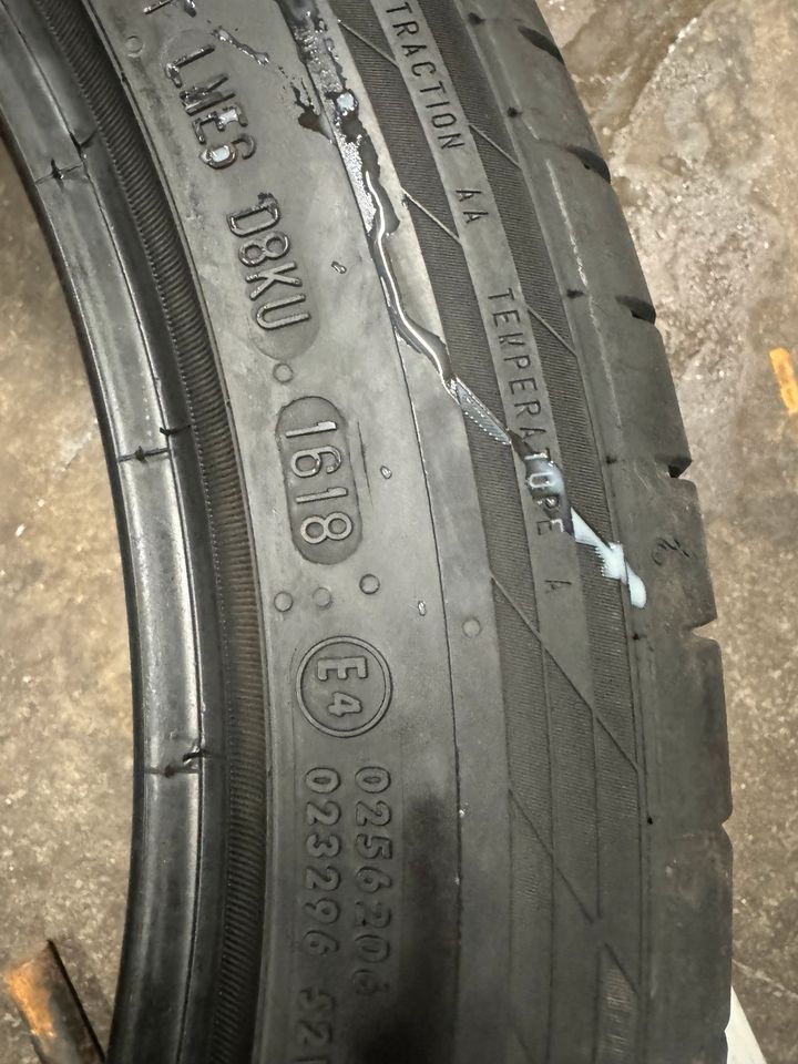 2 Sommerreifen Continental 235/45R19  95V in Wiesbaden