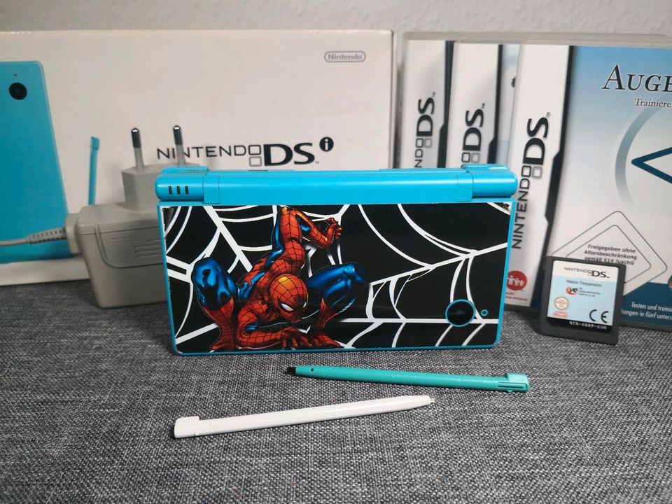 Nintendo DSi + Zubehör und Spiele (Spiderman Style) in Hirschberg a.d. Bergstr.