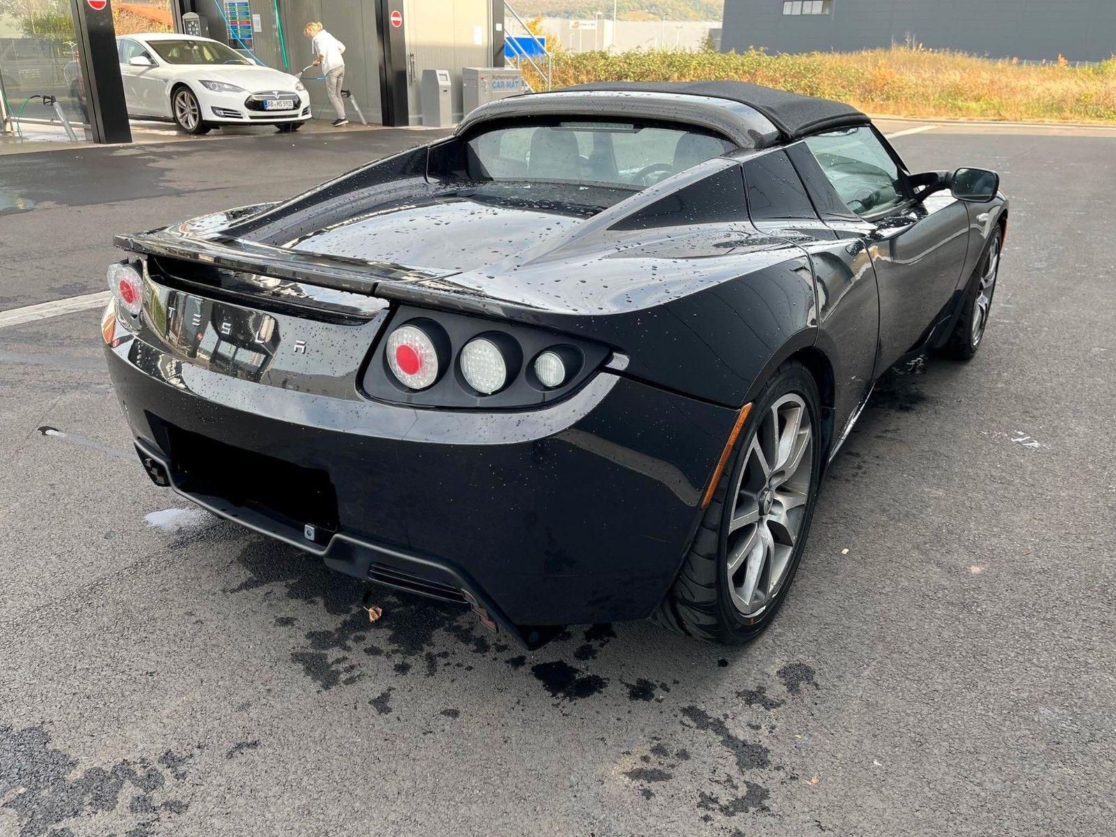 Abbildung des Autos Tesla Roadster 2.5 eine …