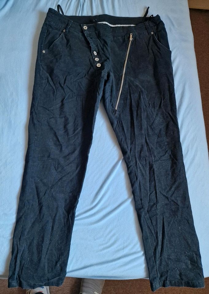 Schwarze Jeans gr.46 in Lähden