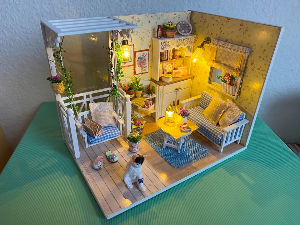 DIY Dollhouse Miniatur Cottage Room mit Licht fertig gestaltet in Kaiserslautern