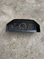 Mercedes Benz W124 Tacho Tachometer Kombiinstrument Nordrhein-Westfalen - Vettweiß Vorschau