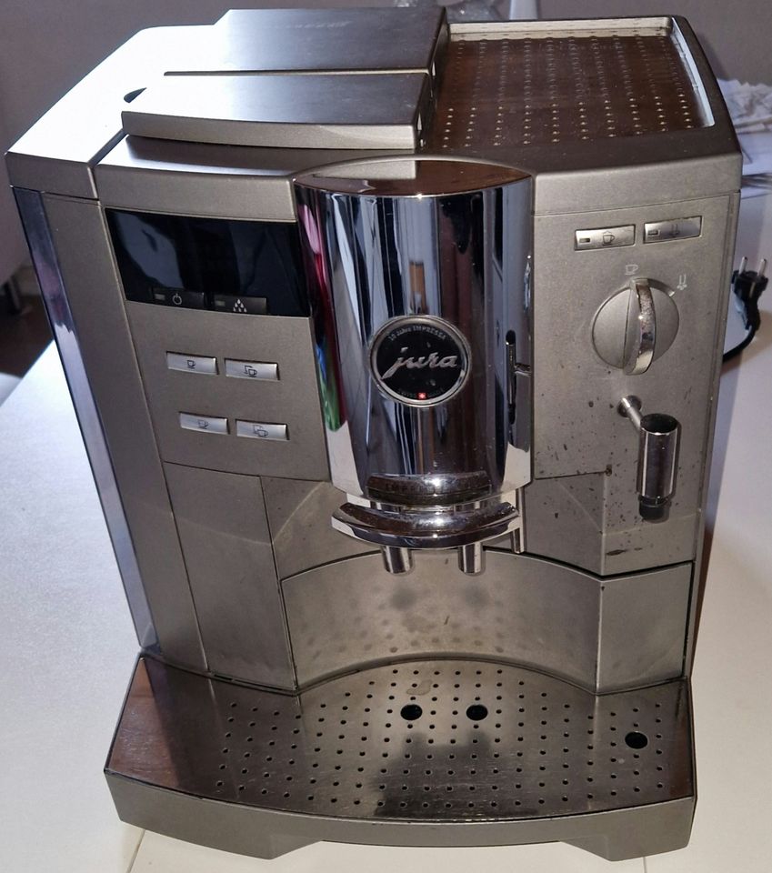 Jura Impressa S9 Kaffeevollautomat Kaffeemaschine Espresso Lungo in
