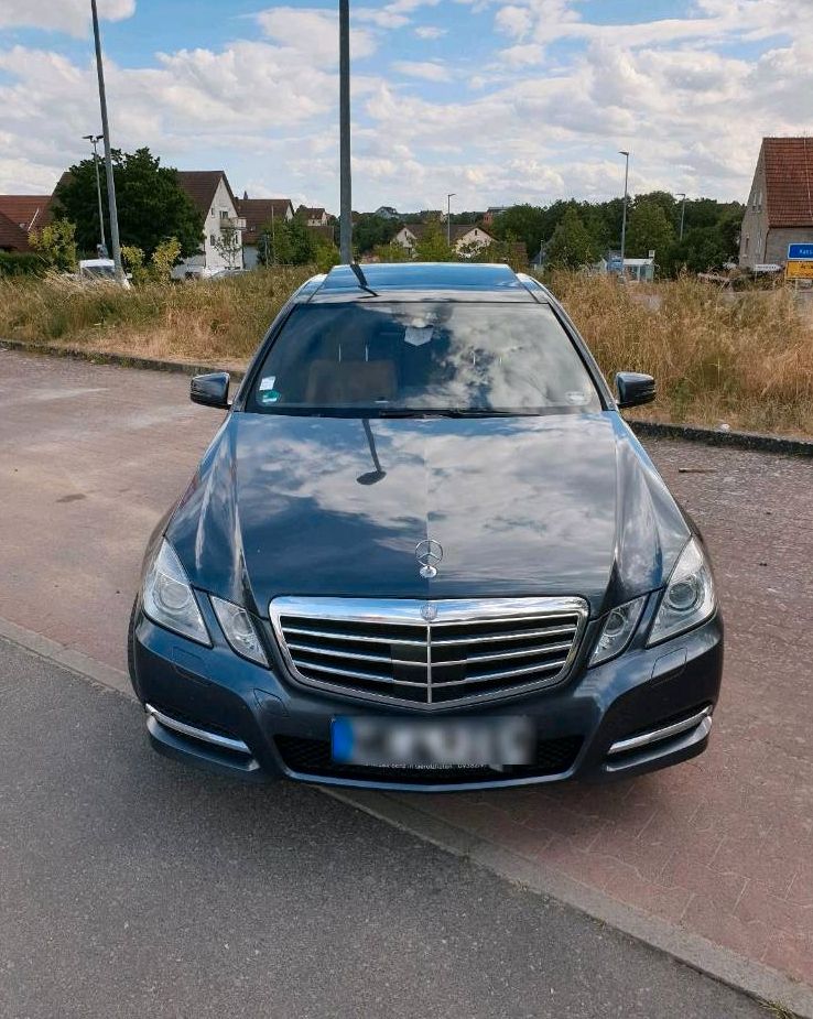 Nur noch 1 Tag Mercedes Benz w212 E350 CDI Distronic+ Panorama in Rimpar