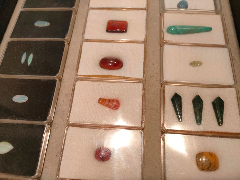 Sammlung an verschiedenen Steinen gemischt Opale Tigerauge etc. in Heimbach
