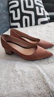 ZARA TRF Pumps nude taupe mit Blockabsatz Gr. 38 Nordrhein-Westfalen - Hattingen Vorschau
