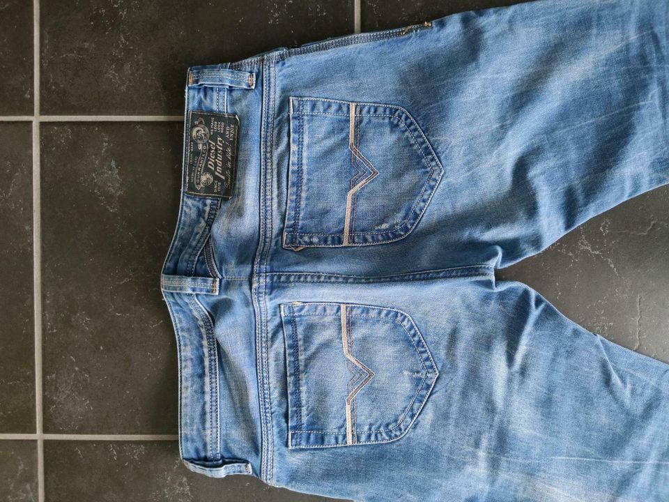 Diesel Thanaz Jeans W30 L30 wie Neu in Duisburg