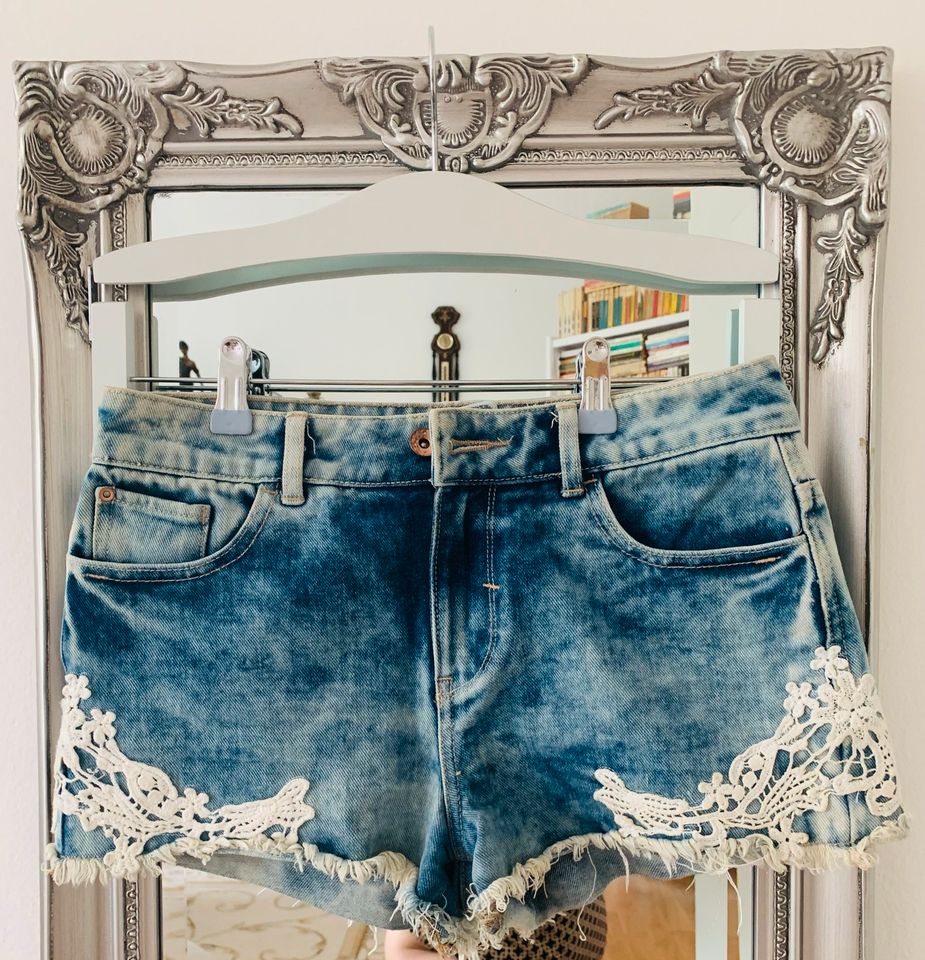 Denim Shorts/Jeans kurze Hose,Gr.36/S,spitze/Fransen in München