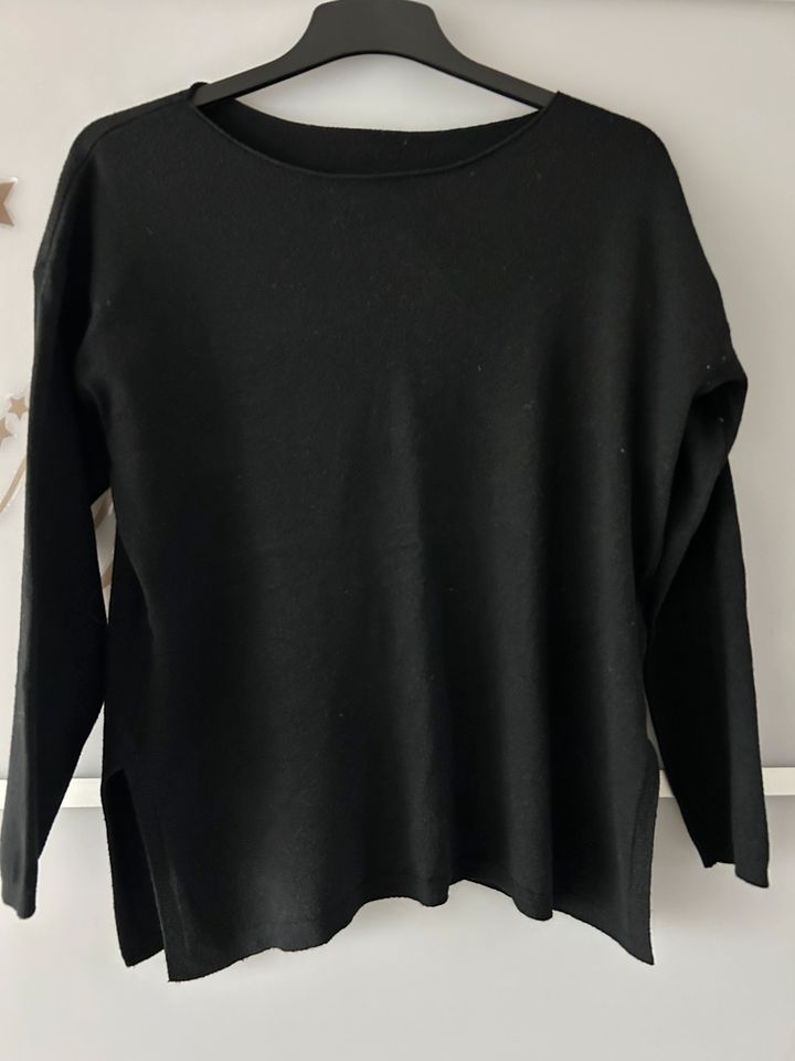 Schwarzer Pulli Gr.M/L in Waldsassen