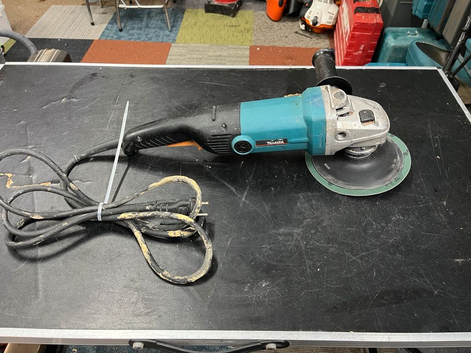 Makita GA 9010C Winkelschleifer in Berlin