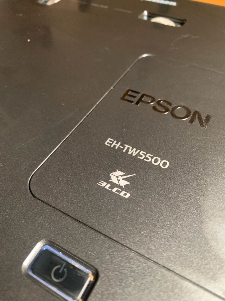 Beamer EH-TW5500 Epson HD ready 1080p in Essen