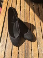 Schwarze Pumps mit Blockabsatz Gr.39 5th Avenue Nordrhein-Westfalen - Ratingen Vorschau