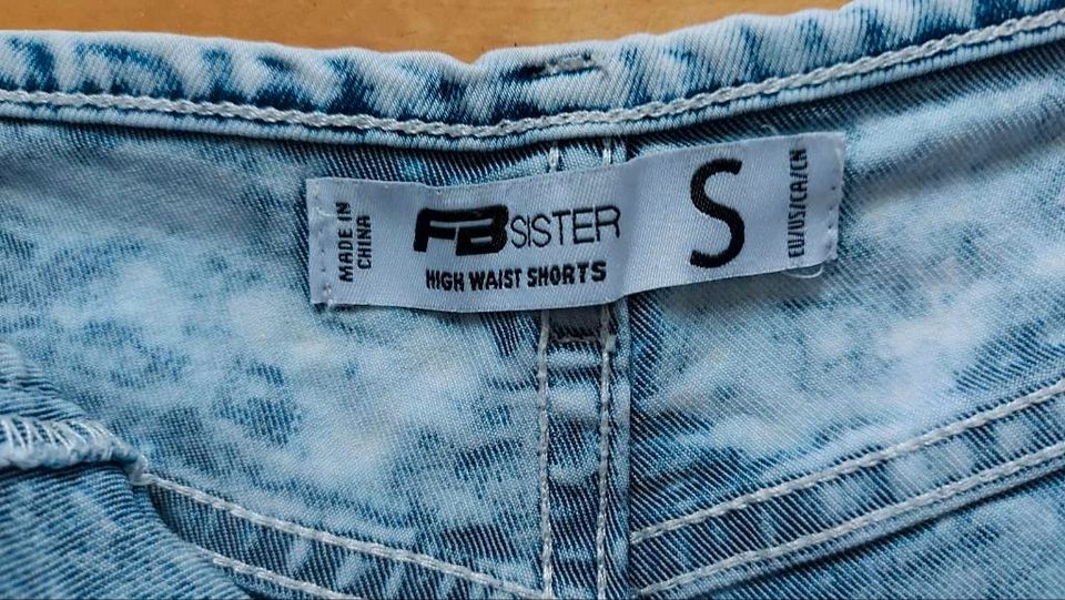 Hotpants Shorts Jeanshosen verschiedene Modelle in Deggendorf