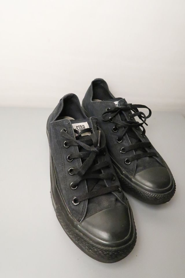 Converse 41 Schwarz Leder Chuck Taylor All Star Klassisch Vintage in Hannover