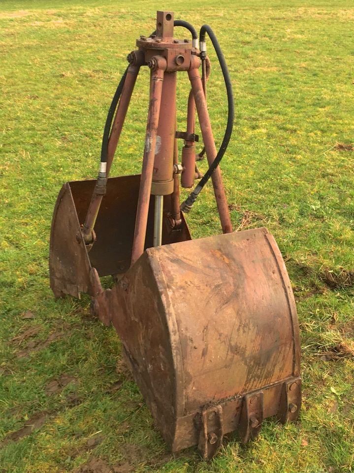 Zweischalengreifer 40cm Greifer T157 T159 Hühnerknie Neuzustand in Hirschfeld b Zwickau