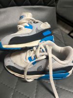 Kinder Jungen Sport Schuhe sneaker Sportschuhe Nike airmax gr.27 Nordrhein-Westfalen - Velbert Vorschau