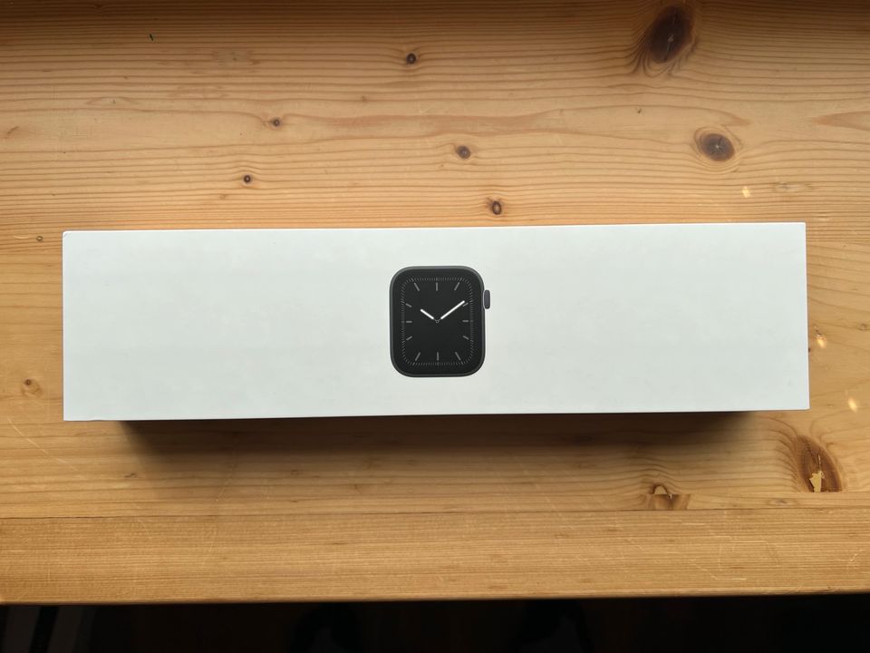 Apple Watch Series 5 44mm in Westendorf b Kaufbeuren