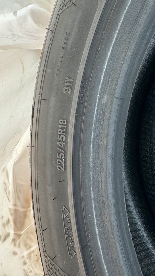 4 Sommerreifen unbenutzt Goodyear 225/45R18 in Leer (Ostfriesland)