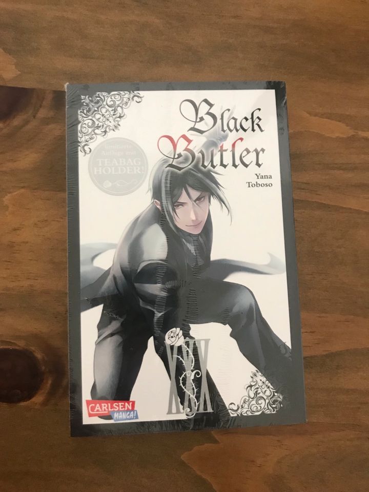 Manga Black Butler Band 30 limitierte Jubiläumsedition mit Teabag in Zschepplin