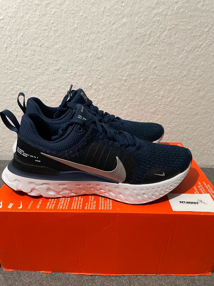 Gr 42.5 Nike React Infinity Run FK 3 Herrenschuhe Laufschuhe in Adelschlag