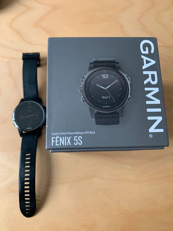 Garmin Fenix 5s Sapphire Edition Black in Vohburg an der Donau