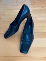 Schwarze Leder Pumps 90er Look Nordrhein-Westfalen - Niederkassel Vorschau