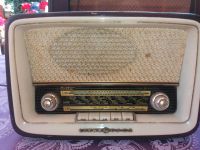 Antikes Radio der Marke „Loewe Opta Bella Type 3710 W “ Bayern - Tauberrettersheim Vorschau