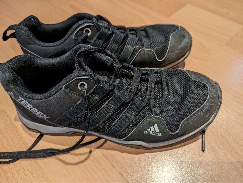 Adidas Terrex Schuhe Gr.35 in Bad Berleburg