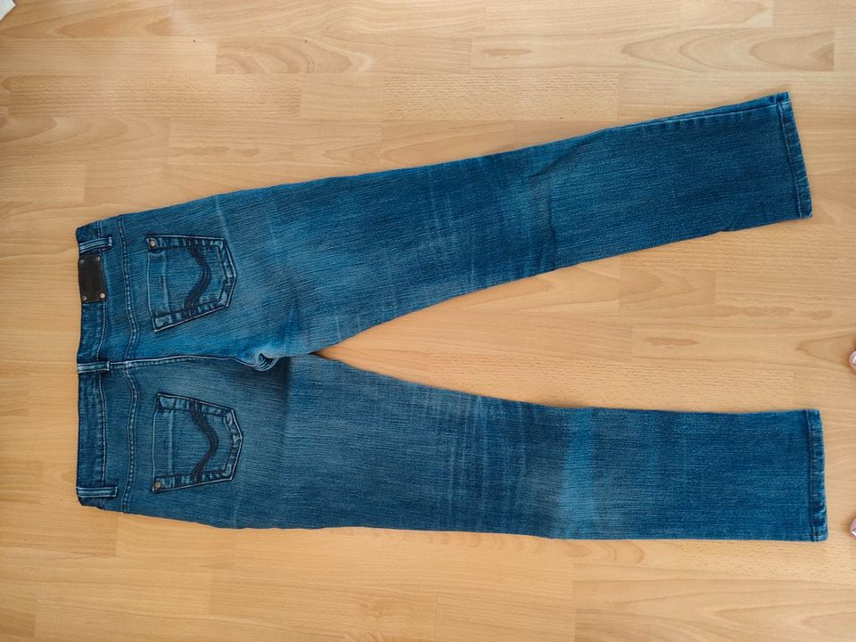 Jeanshose dunkelblau in Velen