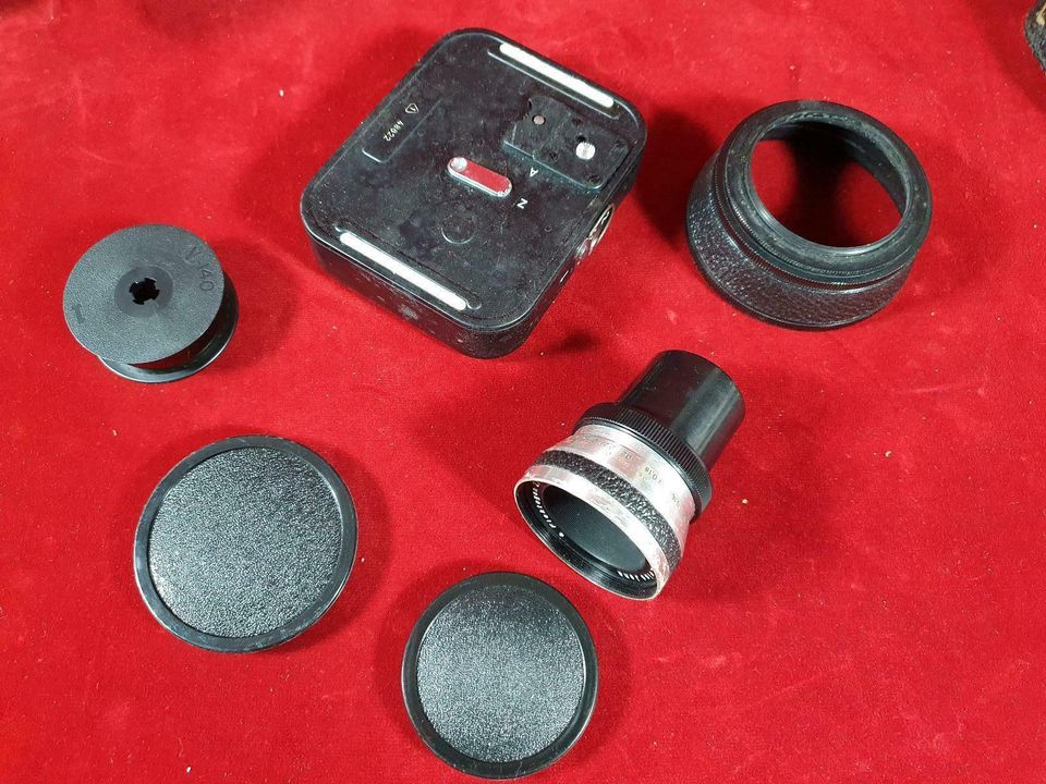 Pentaflex 8 Filmkamera 8 mm Schmalfilmkamera Kamera mit Zubehör in Halle
