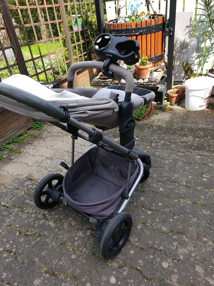 Baby- und Kinderwagen Kombi in Korb