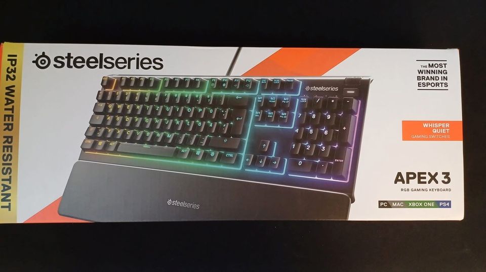 SteelSeries Apex 3 Gaming Tastatur in Oberasbach