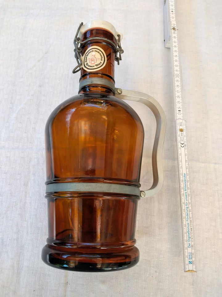 2 Liter Altenburger Bierflasche in München