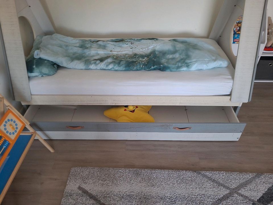 Lüttenhütt Hausbett Drollig Tipi Kinderbett  90 x 200 Massivholz in Quierschied