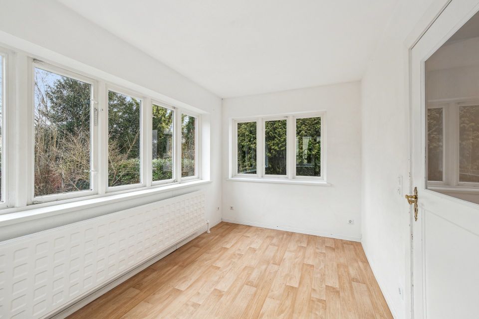 Attraktiver Klassiker mit viel Platz für die Familie in schöner Wohnlage in Hamburg