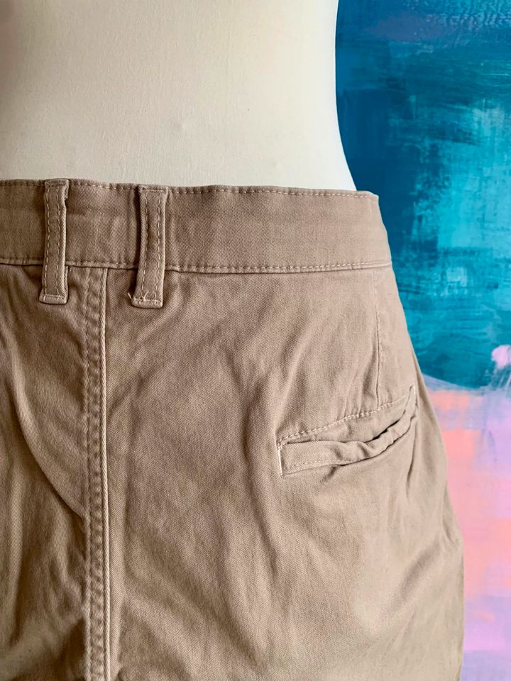 Chino-Shorts mit Gummizug und Taschen, H&M, beige / braun, Gr.XL in Leonberg