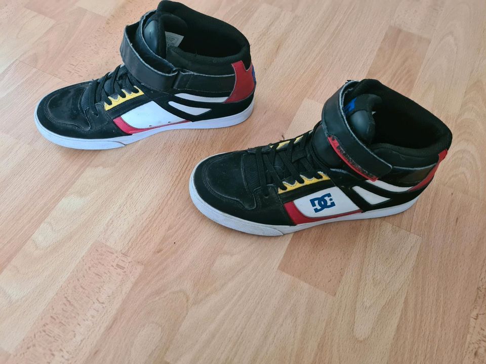 DC Turnschuhe, Knöchel, Größe 39 Sneaker in Leipzig